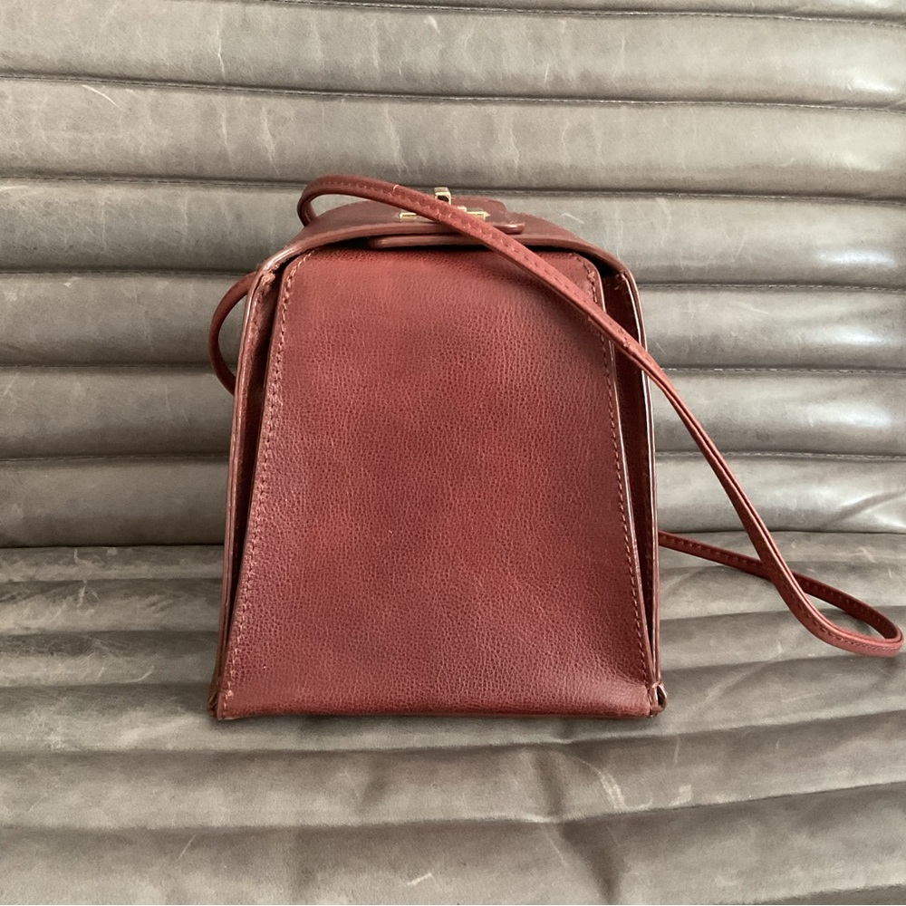 Neely & Chloe chocolate brown leather small bucket cross body bag - Picture 2 of 9
